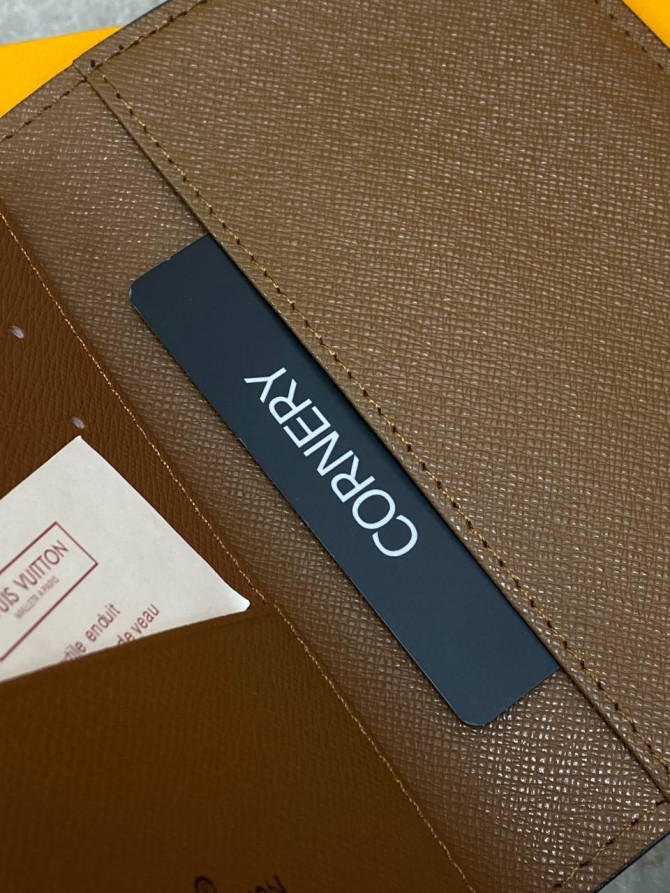 Обложка для паспорта Louis Vuitton — изображение 5