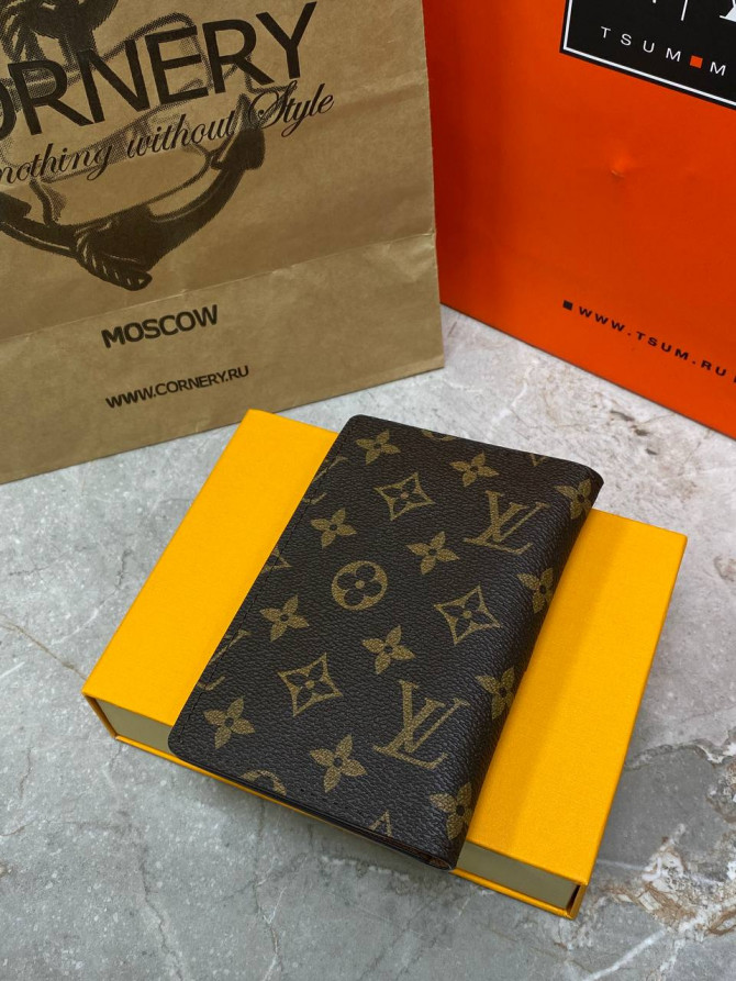 Обложка для паспорта Louis Vuitton — изображение 9
