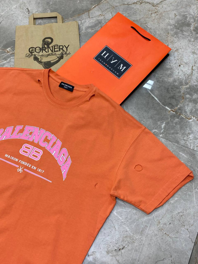 Футболка Balenciaga — изображение 3