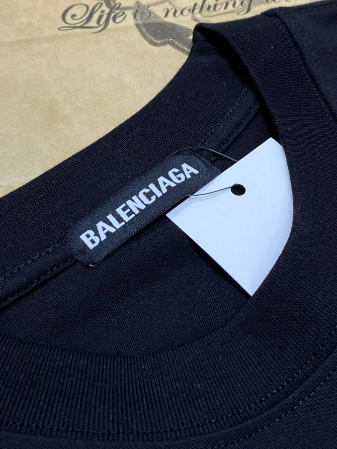 Футболка Balenciaga — изображение 7