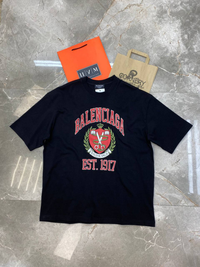 Футболка Balenciaga