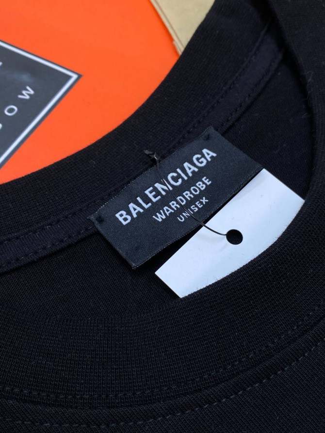 Футболка Balenciaga — изображение 6