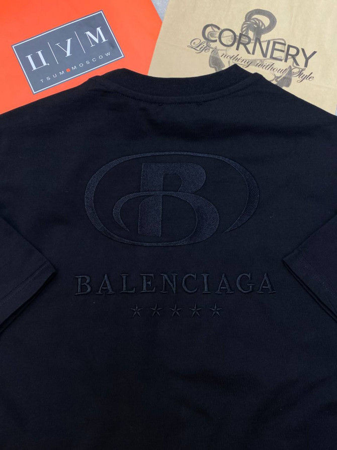 Футболка Balenciaga — изображение 5