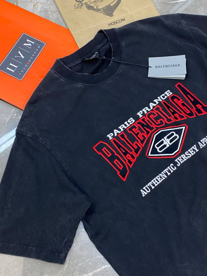 Футболка Balenciaga — изображение 3