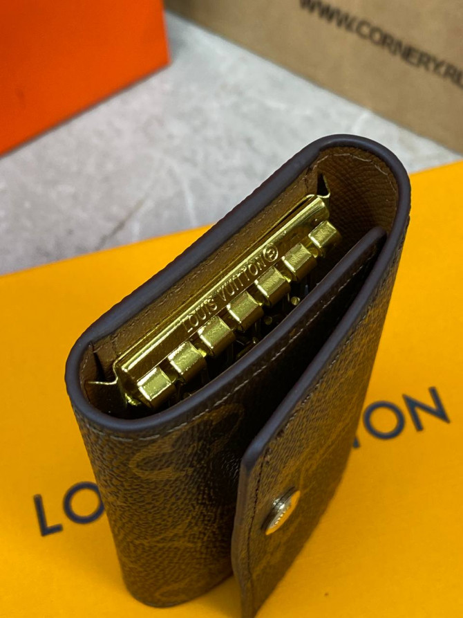 Ключница Louis Vuitton — изображение 6