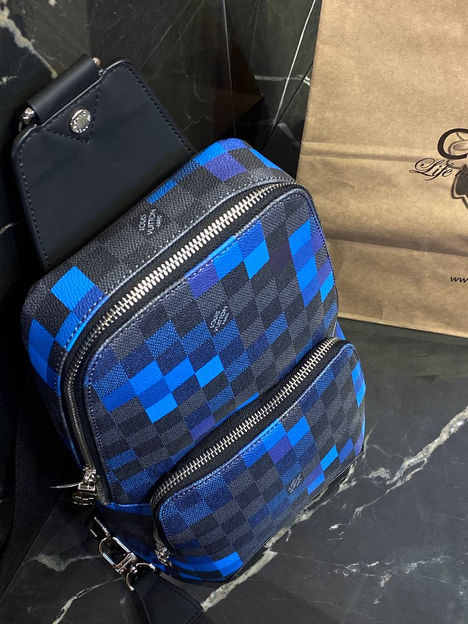 Сумка Louis Vuitton Avenue — фото 6