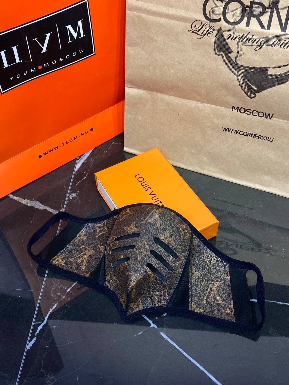 Маска Louis Vuitton