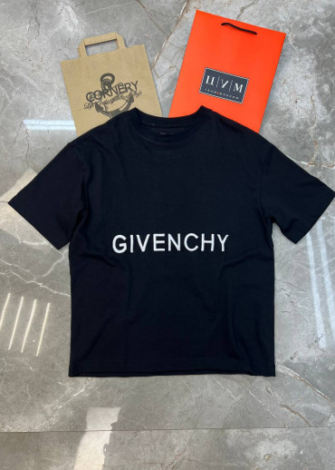 Футболка Givenchy