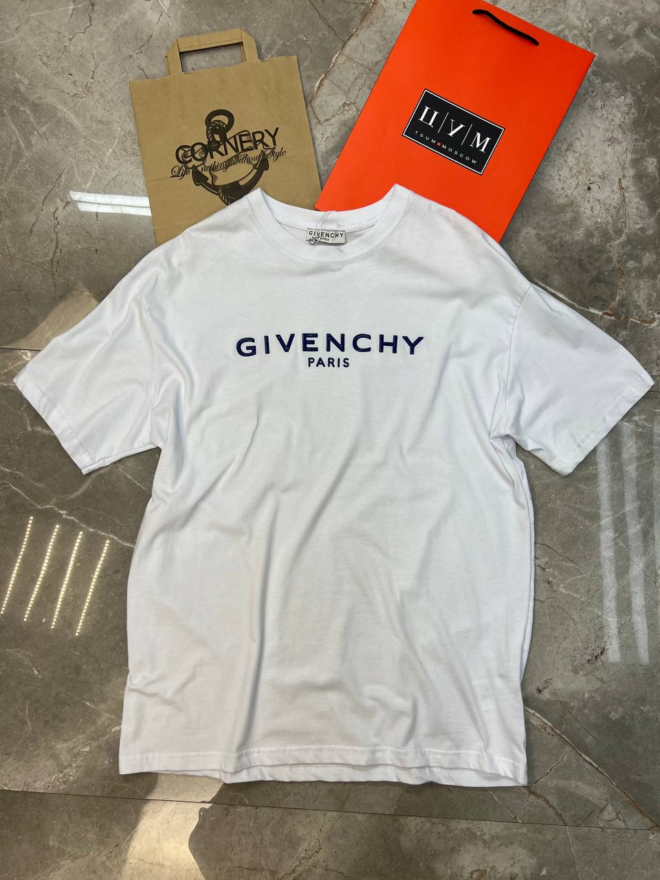 Футболка Givenchy
