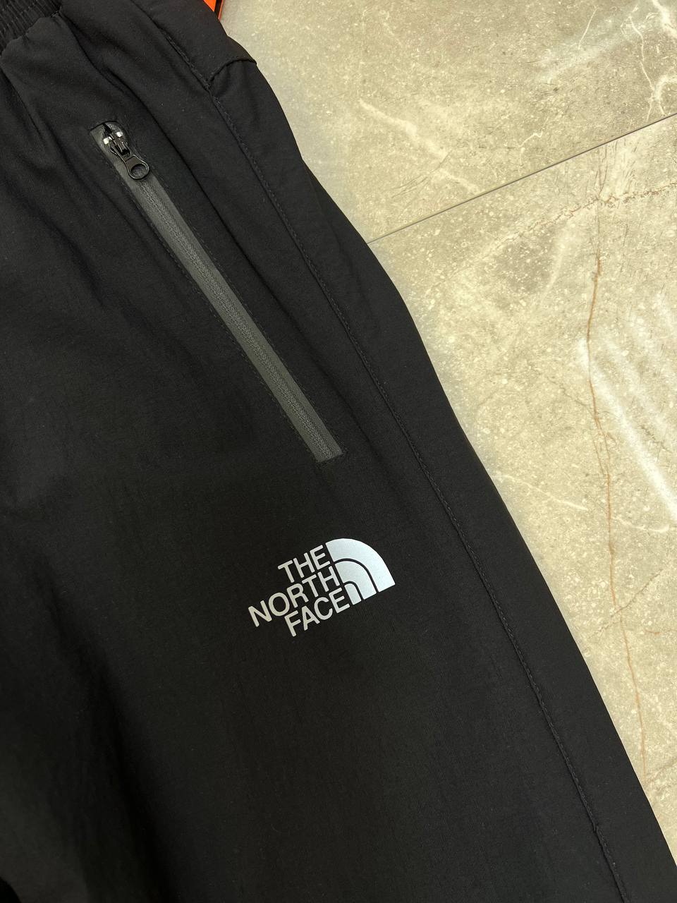 Спортивные штаны The North Face — фото 4