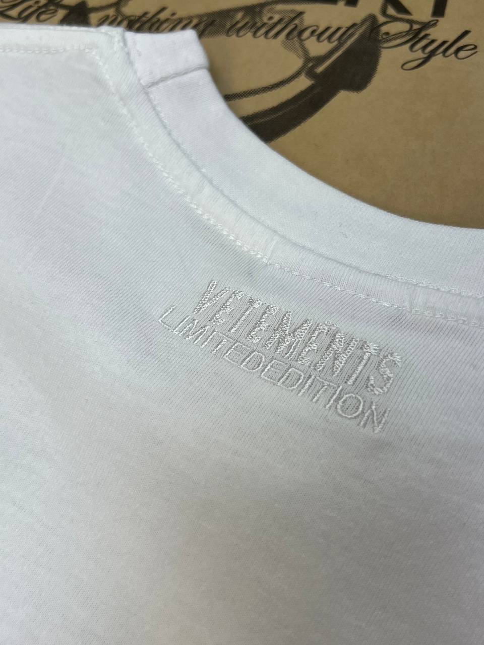 Футболка Vetements Italic Logo — фото 8