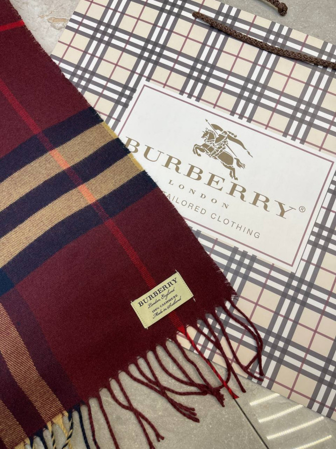 Шарф Burberry — изображение 9