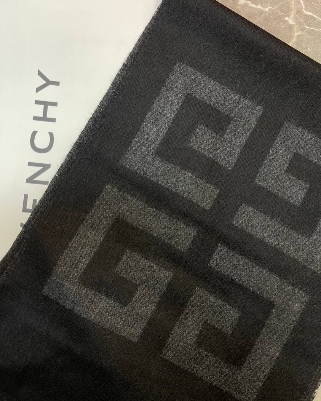 Шарф Givenchy — изображение 8