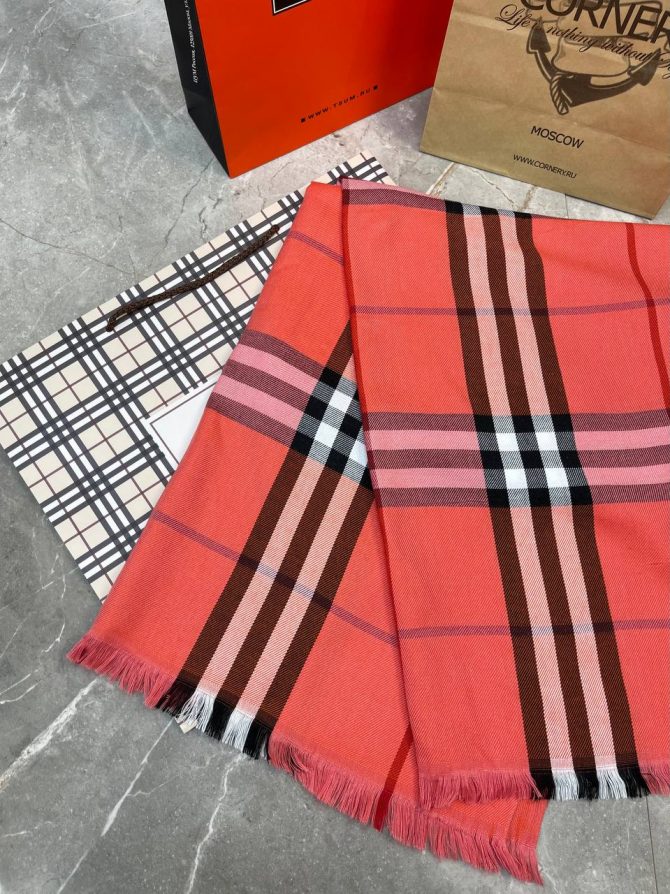Шарф Burberry — изображение 9