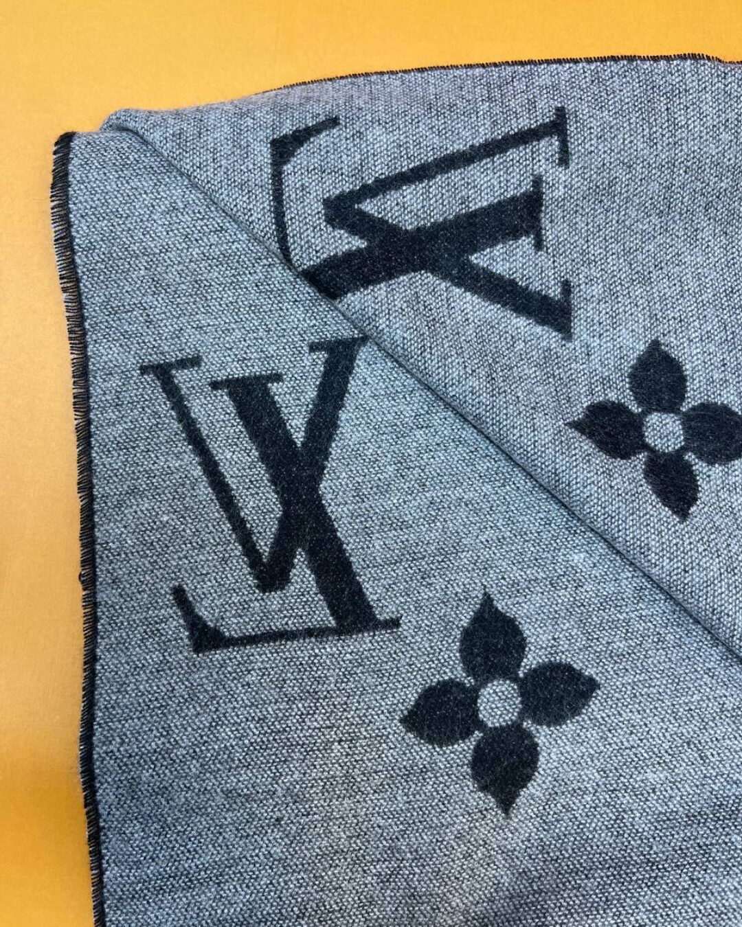 Шарф Louis Vuitton — изображение 3