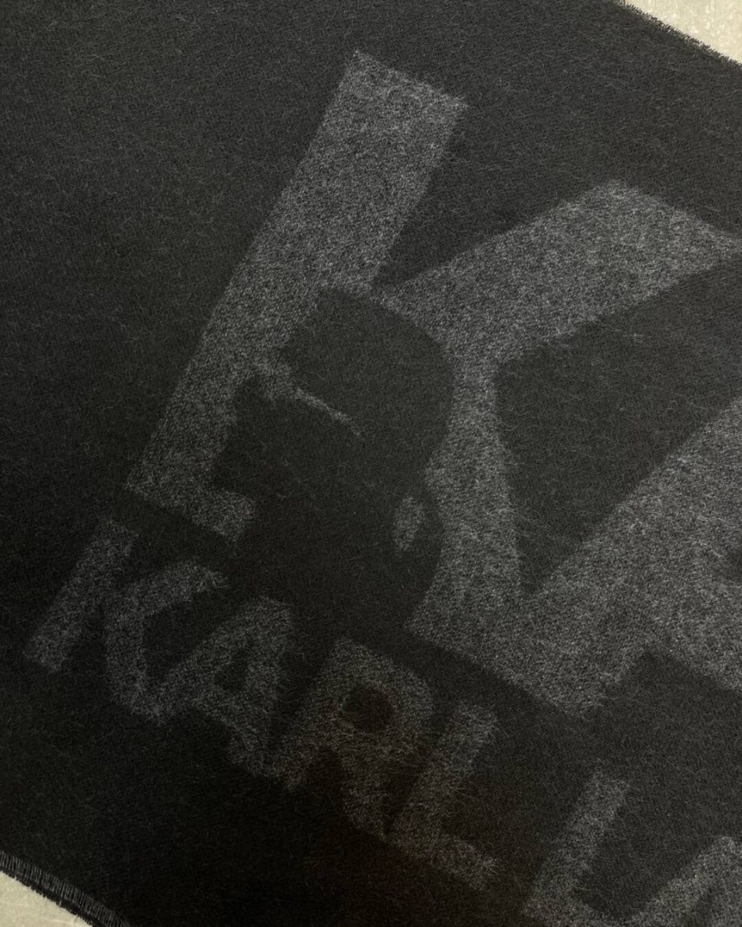 Шарф Karl Lagerfeld — изображение 5