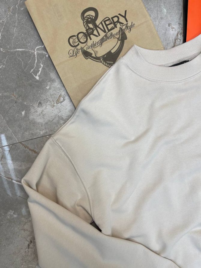 Кофта Balenciaga — изображение 3