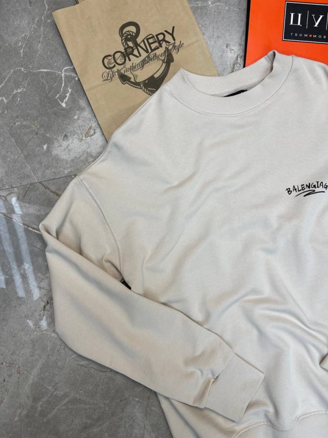 Кофта Balenciaga — изображение 4