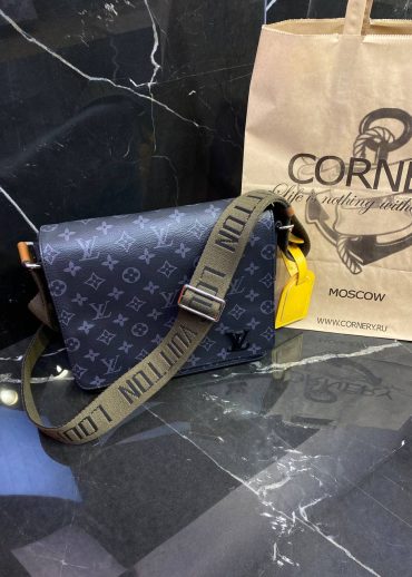 Сумка Louis Vuitton District PM
