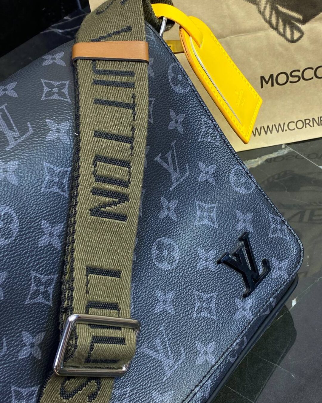 Сумка Louis Vuitton District PM — изображение 3