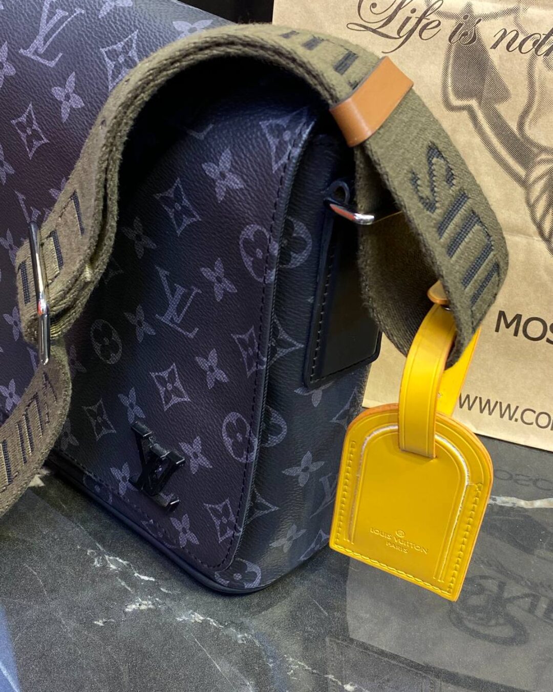 Сумка Louis Vuitton District PM — изображение 6