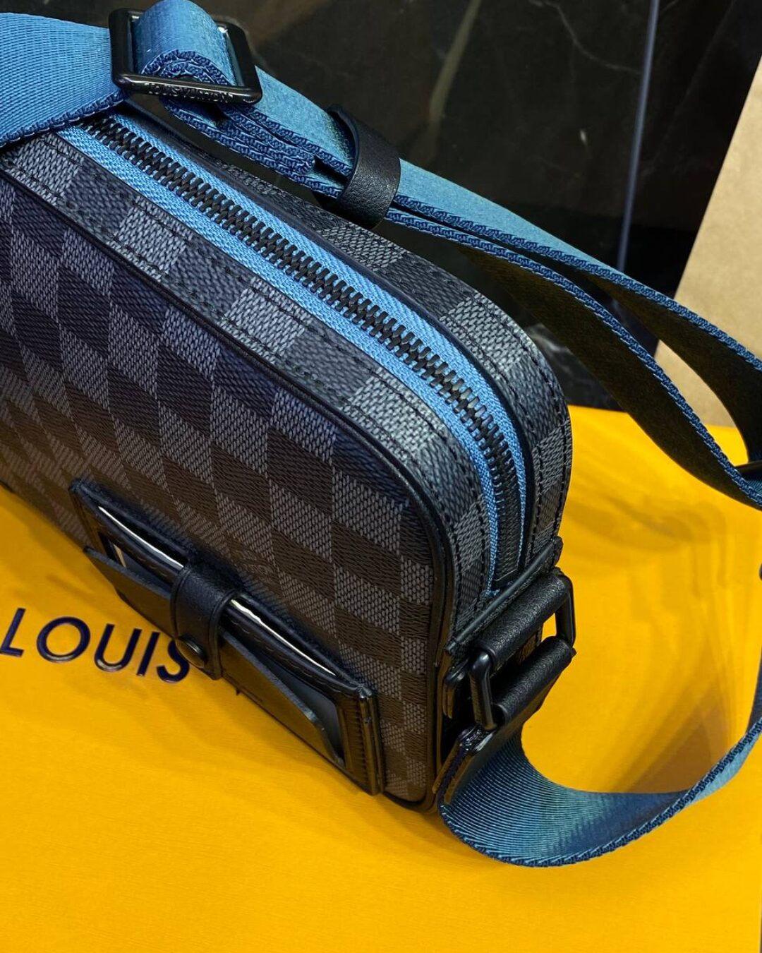 Сумка Louis Vuitton Alpha Damier Graphite — изображение 3