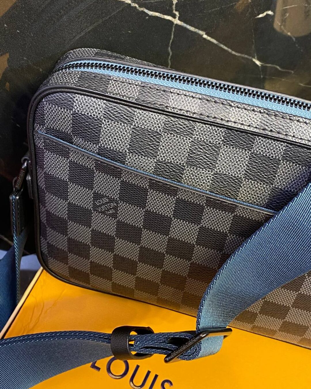 Сумка Louis Vuitton Alpha Damier Graphite — изображение 5