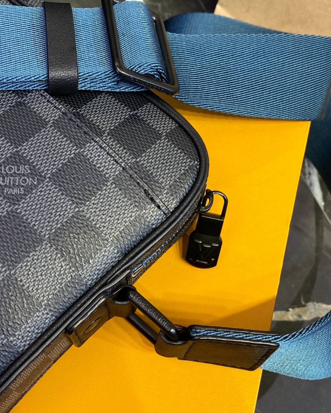 Сумка Louis Vuitton Alpha Damier Graphite — изображение 7