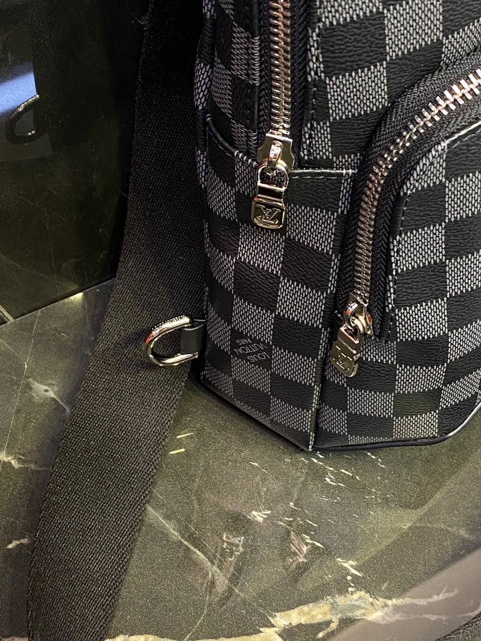 Сумка Louis Vuitton Avenue — фото 6