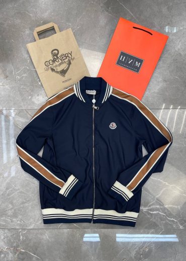 Бомбер Moncler