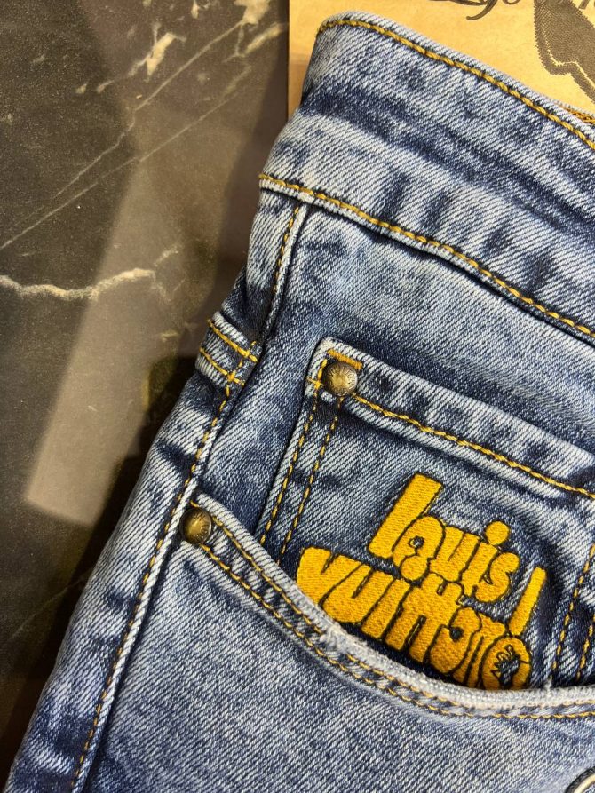 Джинсы Louis Vuitton — изображение 3