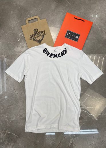 Футболка Givenchy