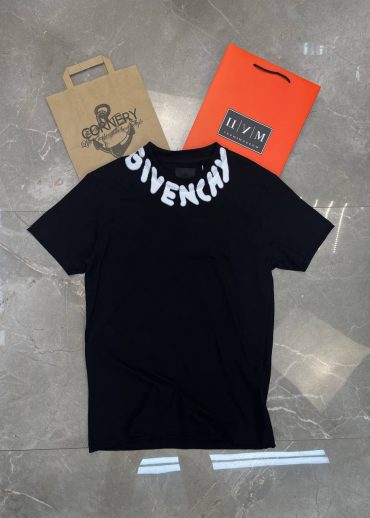 Футболка Givenchy
