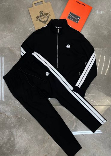 Спортивный костюм Moncler