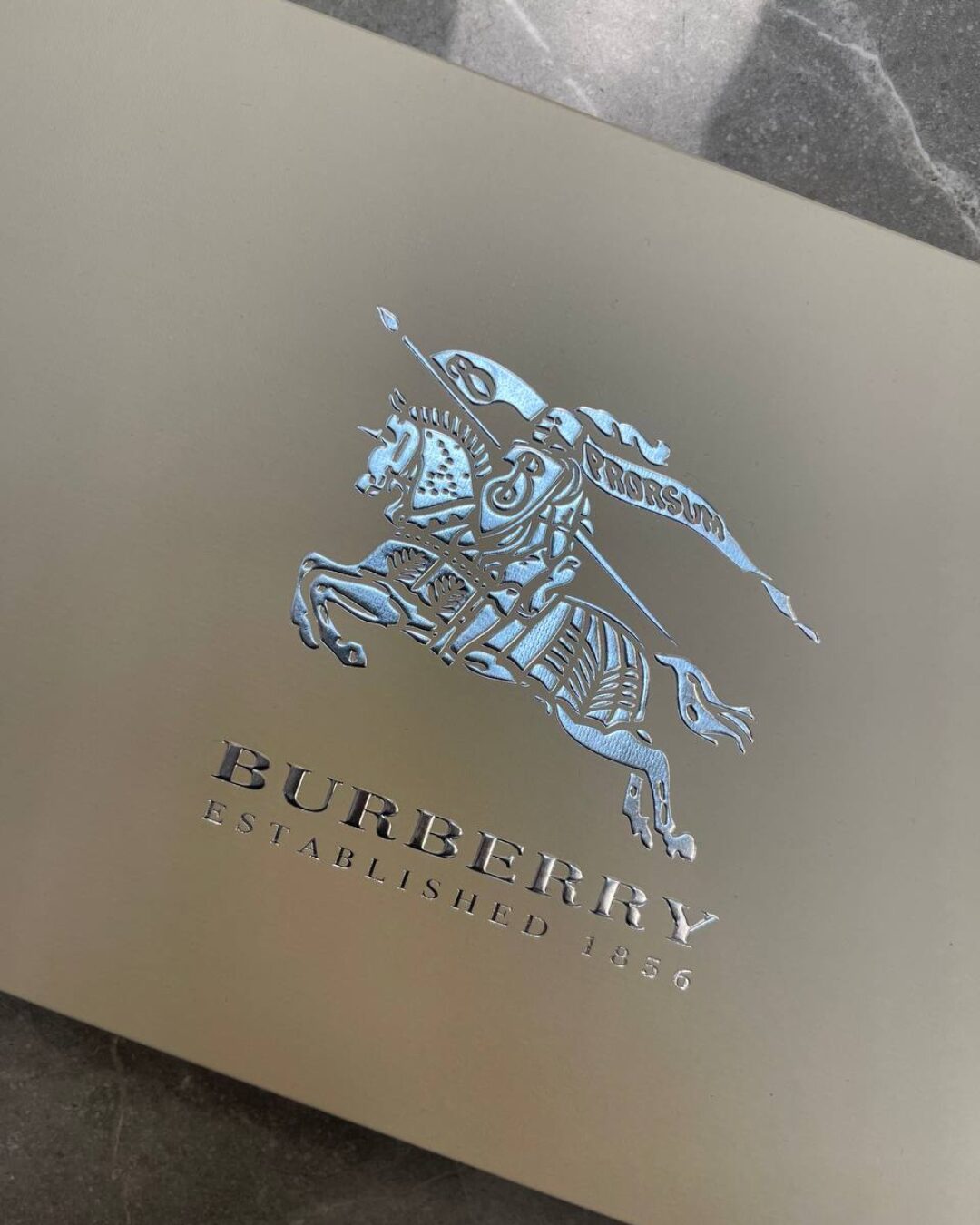 Коробка Burberry — изображение 3