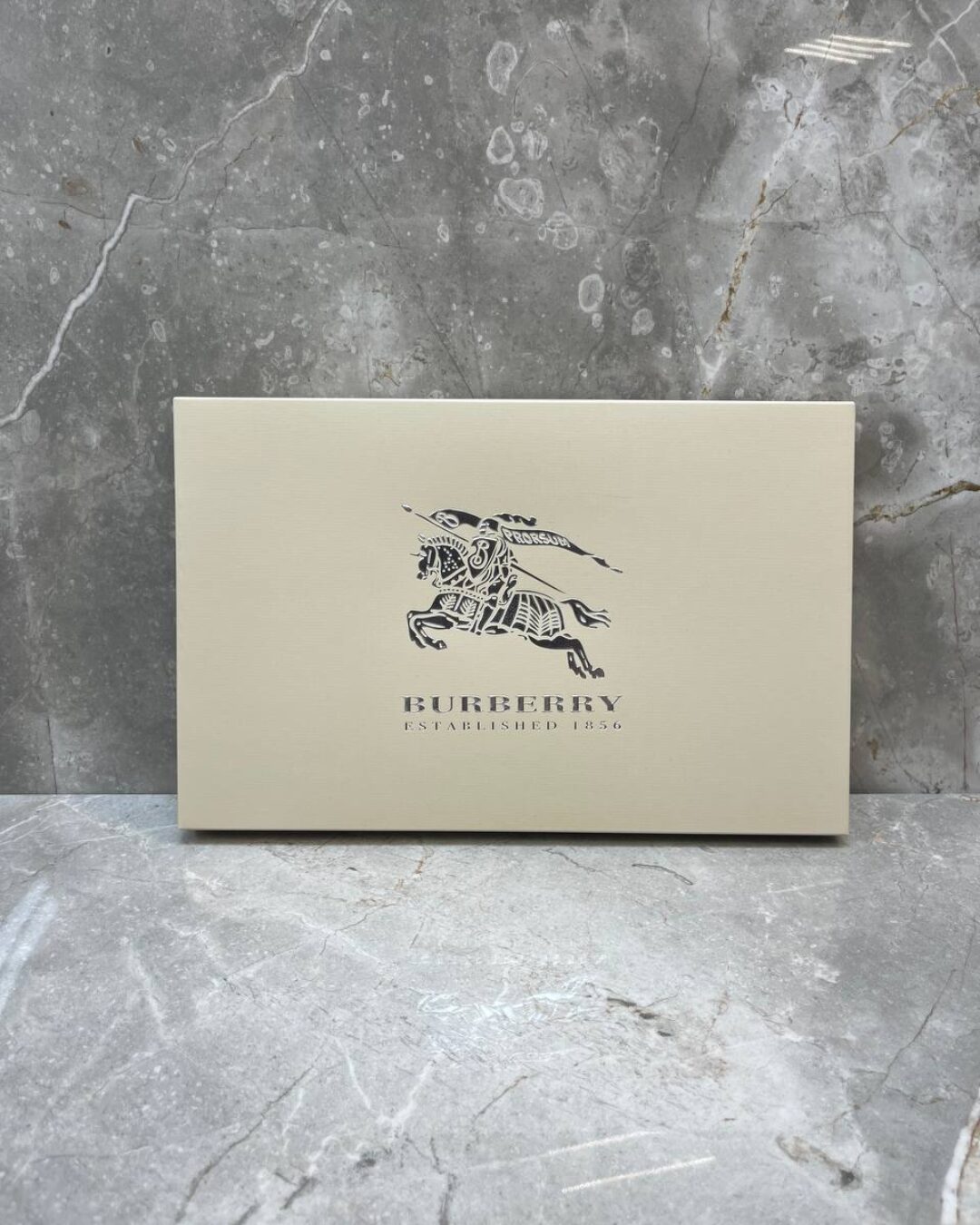 Коробка Burberry — изображение 5