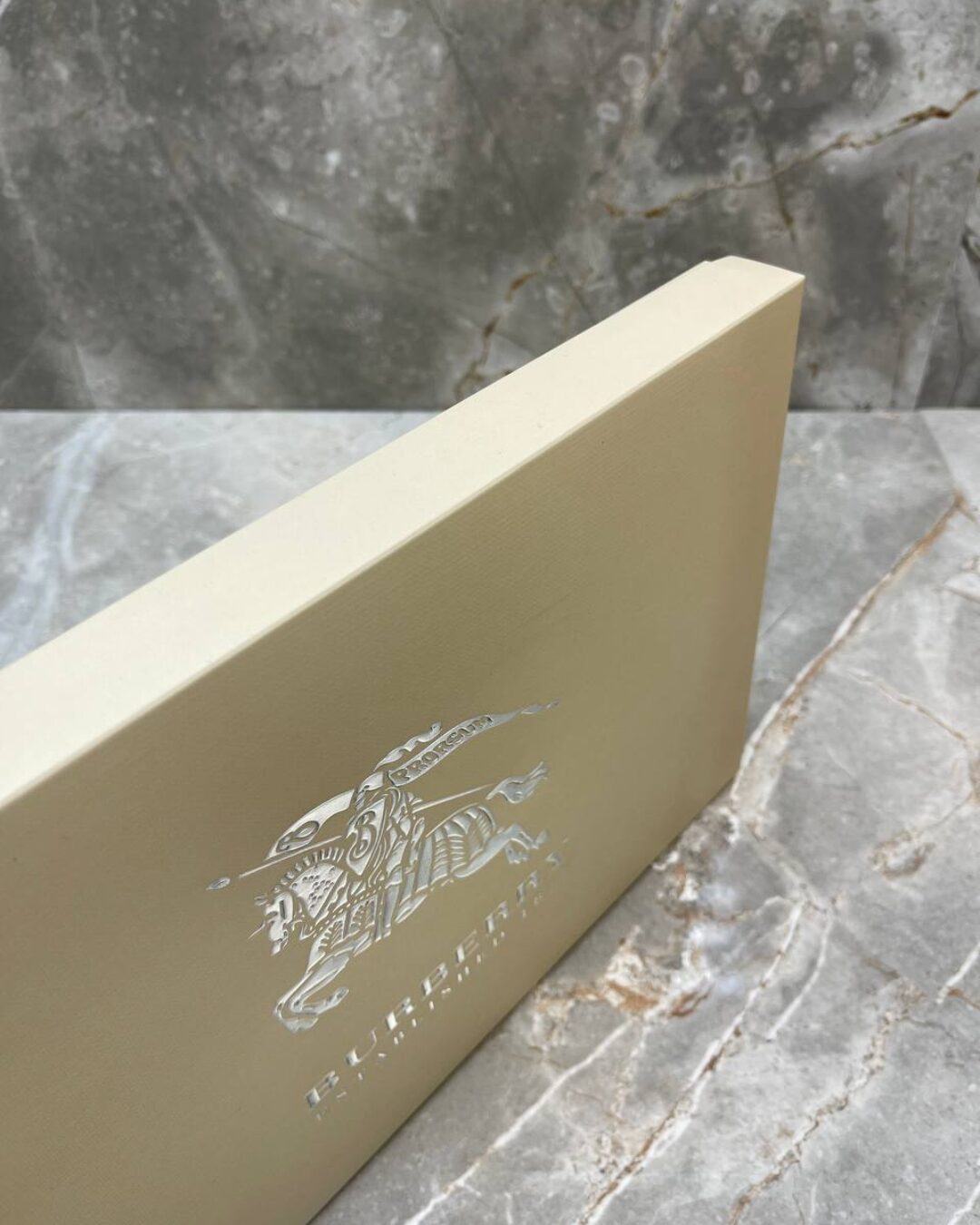 Коробка Burberry — изображение 6