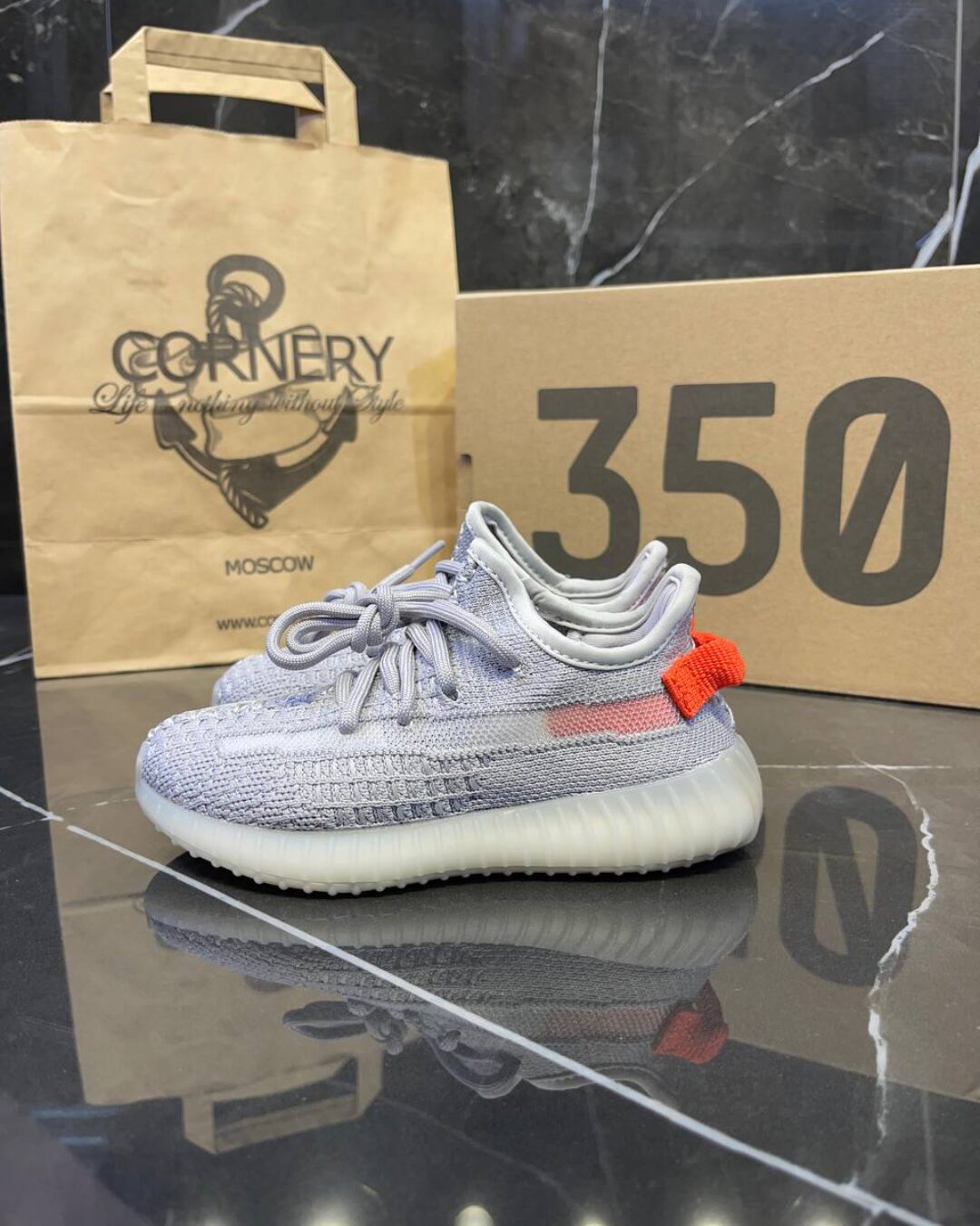 Yeezy 350 Tail Light Kids — изображение 3