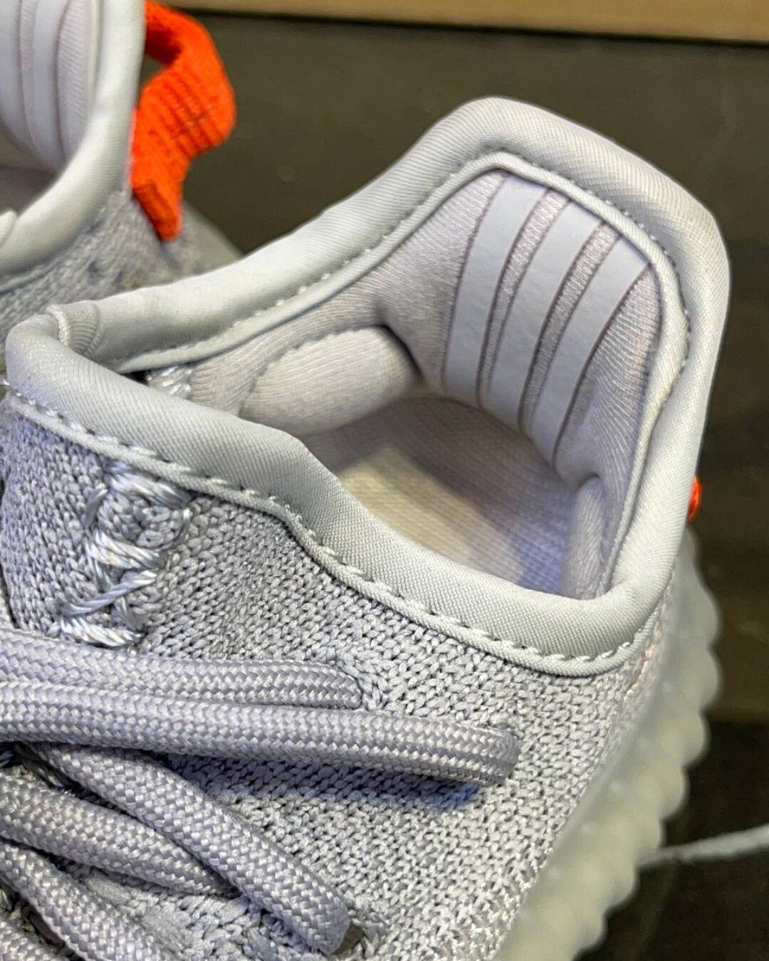 Yeezy 350 Tail Light Kids — изображение 8