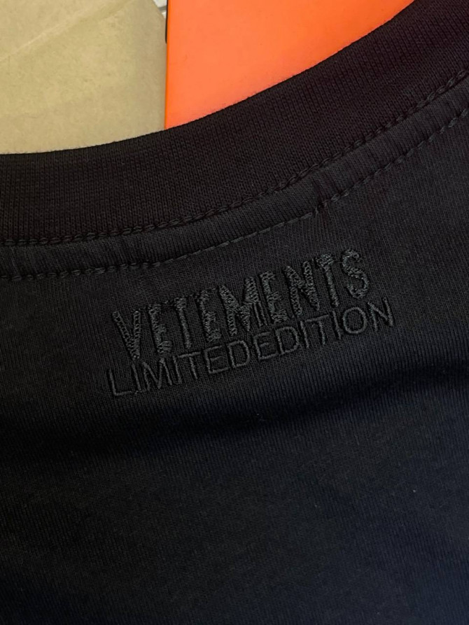 Футболка Vetements — изображение 9