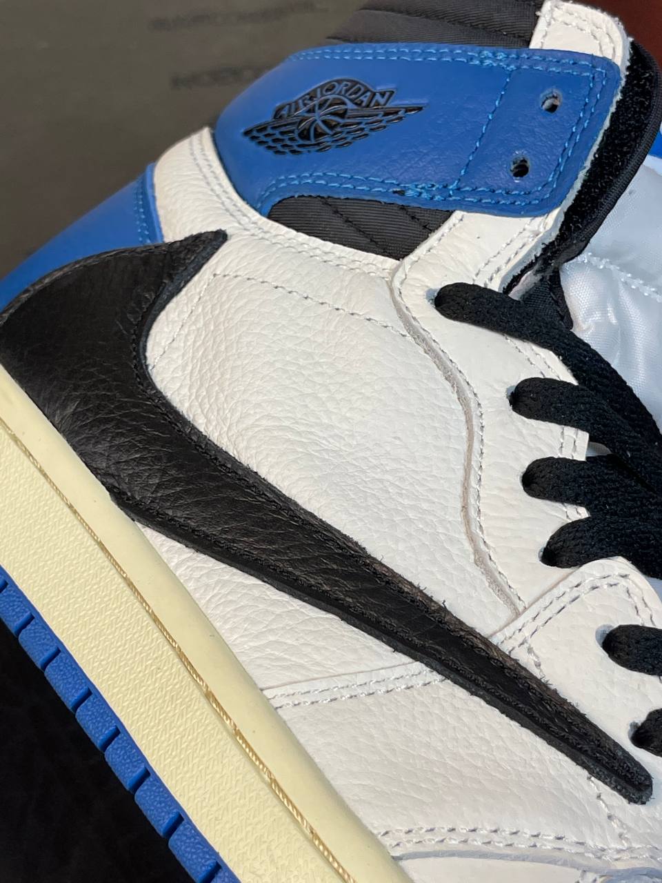 Кроссовки Fragment Design x Travis Scott x Air Jordan 1 Retro High — фото 9