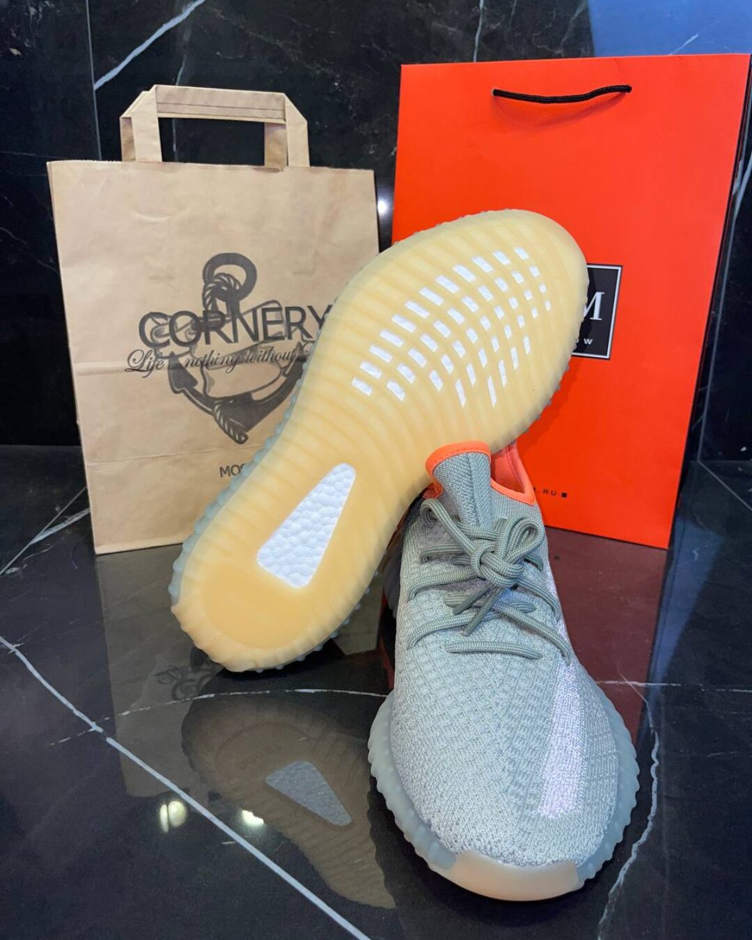 Yeezy 350 V2 Desert Sage — изображение 4