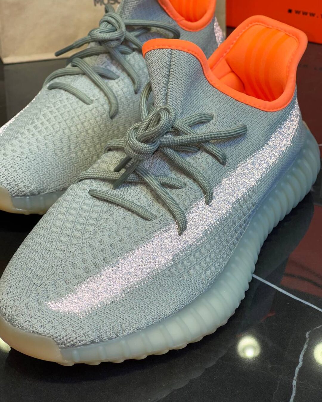 Yeezy 350 V2 Desert Sage — изображение 6