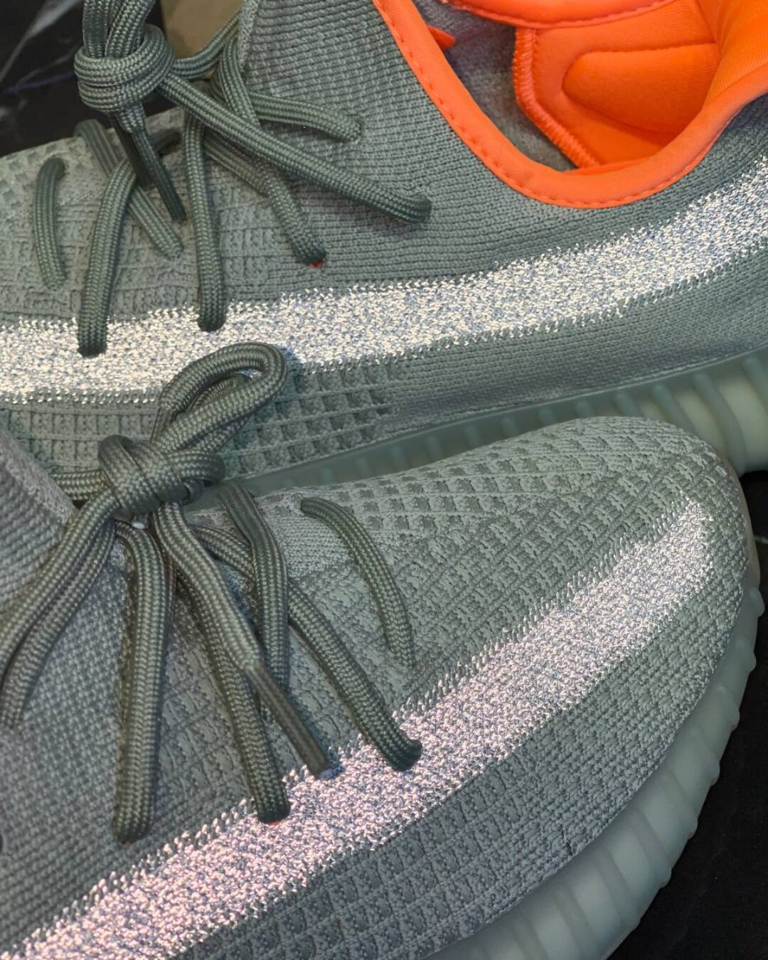 Yeezy 350 V2 Desert Sage — изображение 8