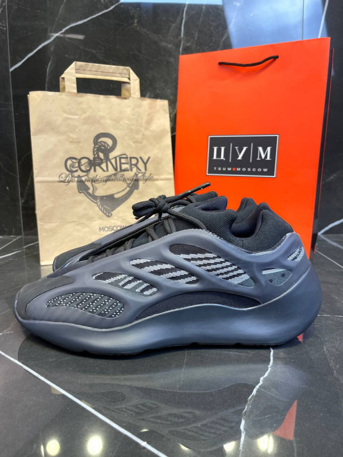 Yeezy 700 V3 Alvah — изображение 2