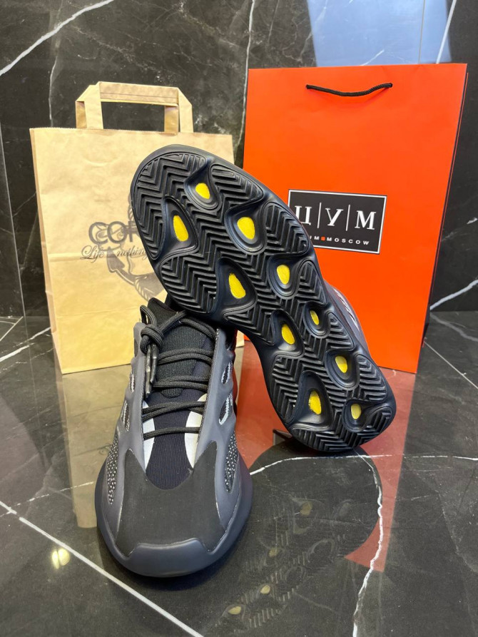 Yeezy 700 V3 Alvah — изображение 3
