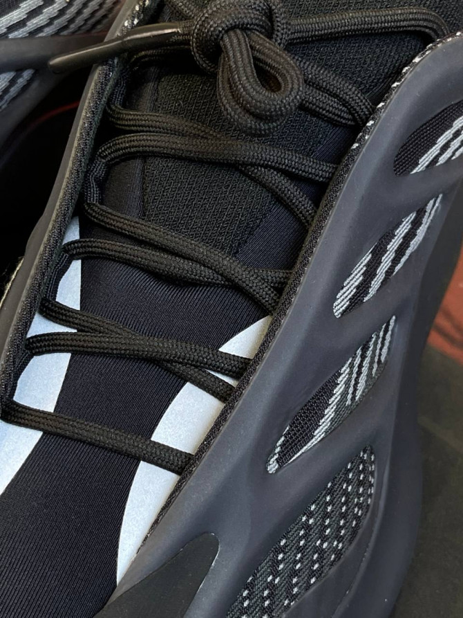 Yeezy 700 V3 Alvah — изображение 4