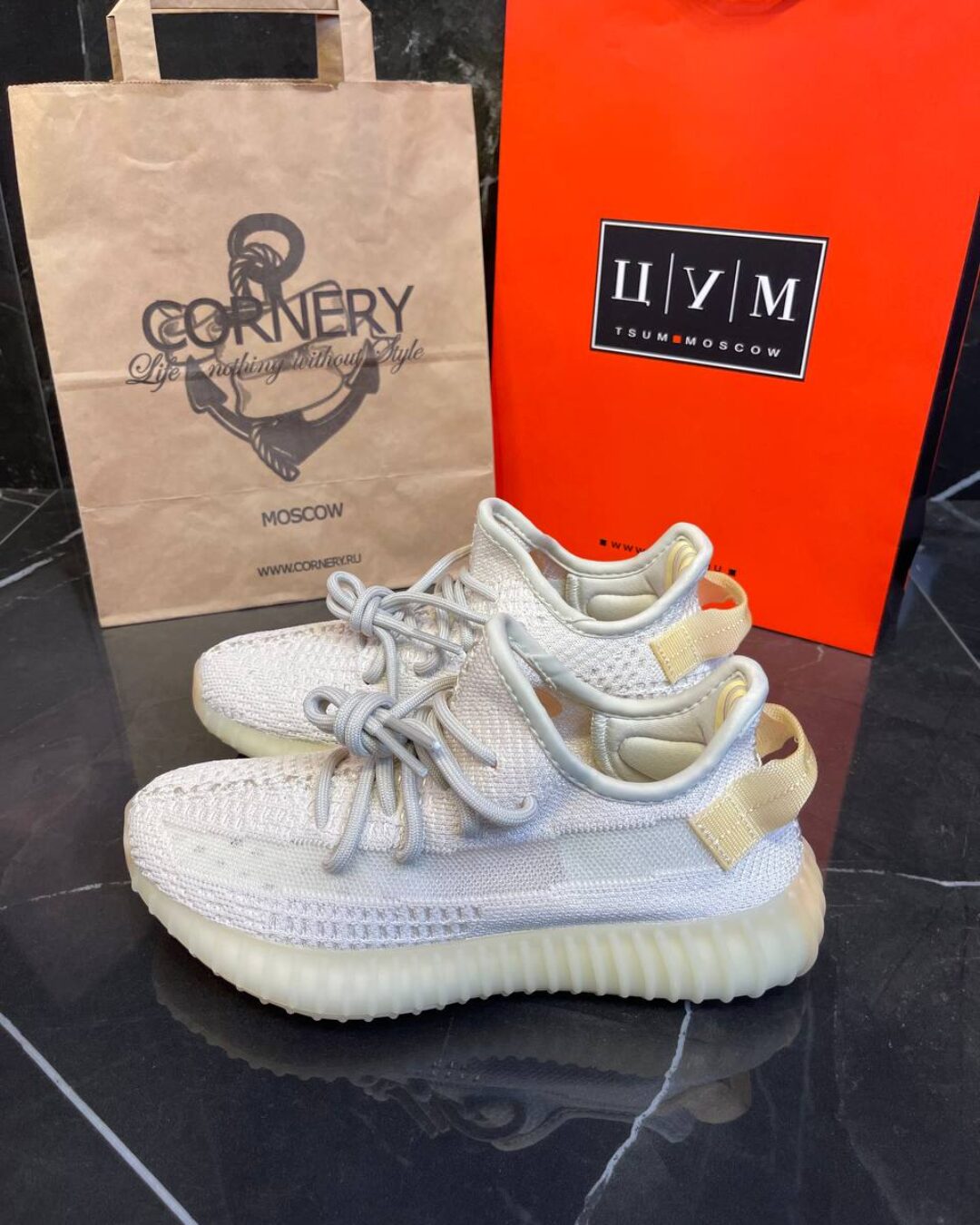 Yeezy 350 V2 Light — изображение 4