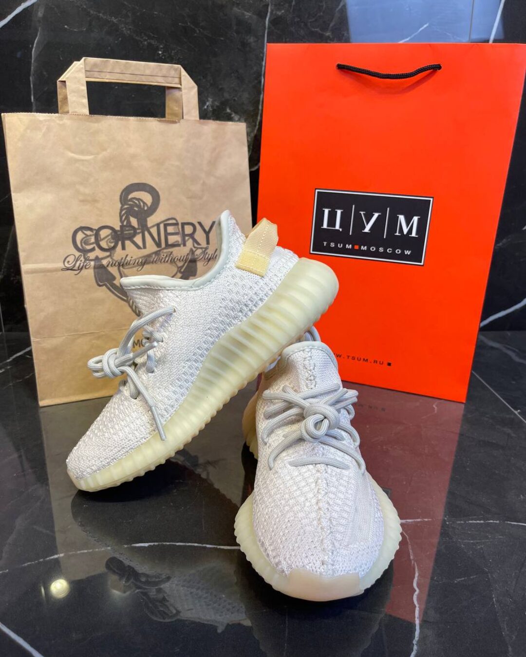 Yeezy 350 V2 Light — изображение 3