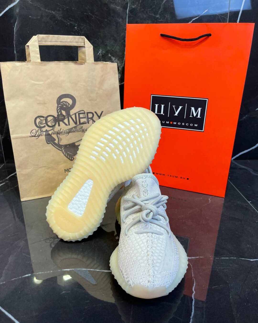 Yeezy 350 V2 Light — изображение 5